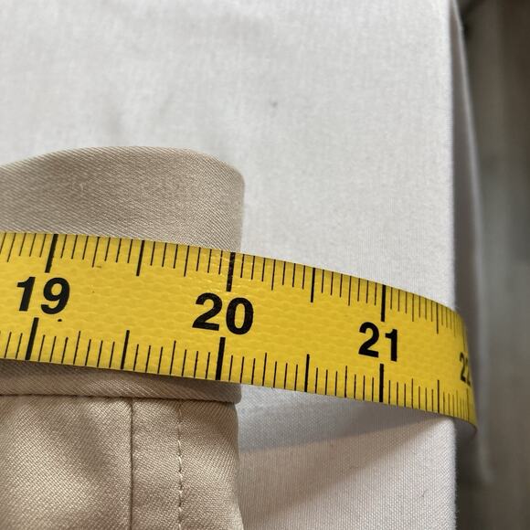 J McLaughlin Men's Beige Chino Shorts 10" Size 40 Resort Basics Khakis Casual - Picture 7 of 13